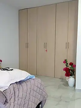 Zoe riivas online show from November 2025 11:25:01 AM