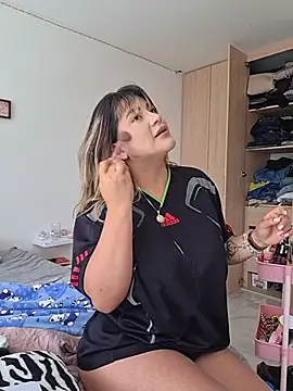 Zoe riivas online show from June 2026 06:05:02 PM
