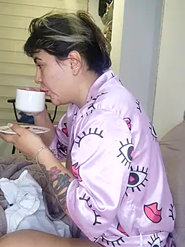 Zoe riivas online show from November 2025 10:05:01 AM