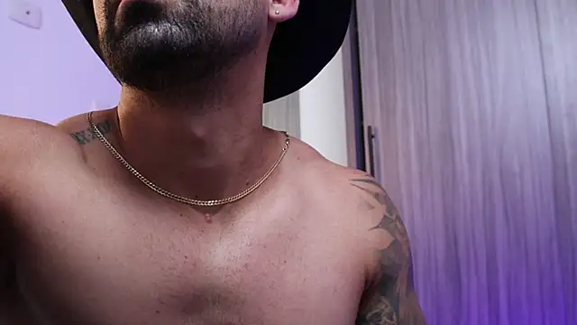 Snapshot of SOY_MIKE chatting on November 2025 12:49:02 PM SOY MIKE online show from November 2025 12:49:02 PM