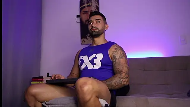 SOY MIKE online show from March 2026 11:49:01 PM