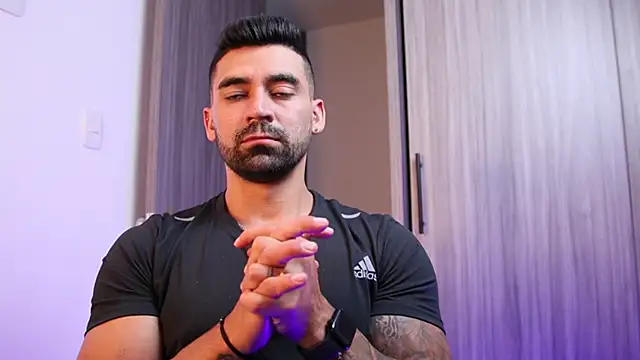 Snapshot of SOY_MIKE chatting on November 2025 02:15:02 AM SOY MIKE online show from November 2025 02:15:02 AM