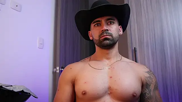 Snapshot of SOY_MIKE chatting on November 2025 01:53:02 AM SOY MIKE online show from November 2025 01:53:02 AM