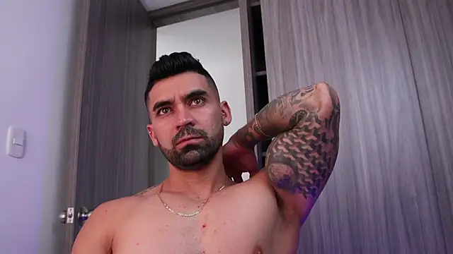 Snapshot of SOY_MIKE chatting on November 2025 01:47:02 PM SOY MIKE online show from November 2025 01:47:02 PM