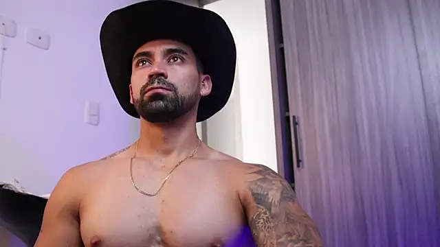 Snapshot of SOY_MIKE chatting on December 2025 01:49:02 PM SOY MIKE online show from December 2025 01:49:02 PM