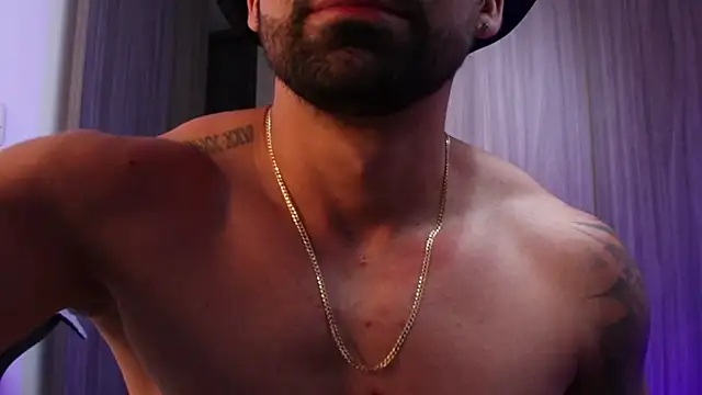 Snapshot of SOY_MIKE chatting on November 2025 03:33:02 AM SOY MIKE online show from November 2025 03:33:02 AM