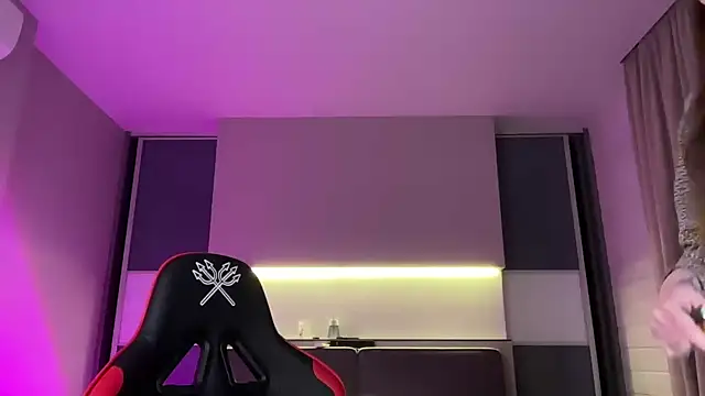 Snapshot of AlmaryKim chatting on February 2025 06:56:02 PM AlmaryKim online show from February 2025 06:56:02 PM