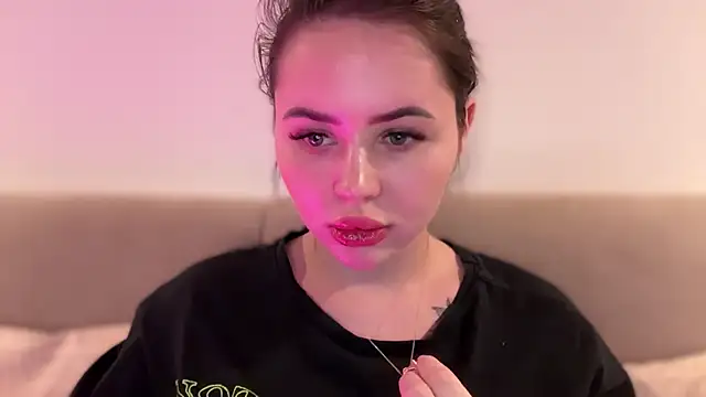 Snapshot of AlmaryKim chatting on November 2025 08:36:01 PM AlmaryKim online show from November 2025 08:36:01 PM