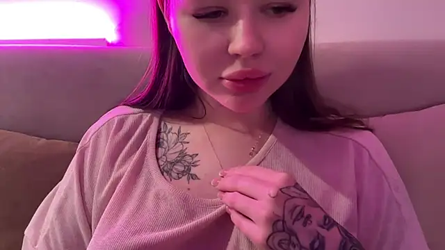 AlmaryKim online show from March 2026 08:08:01 PM