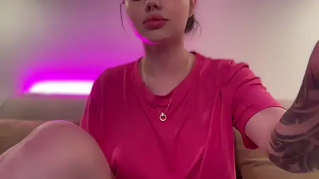 Snapshot of AlmaryKim chatting on September 2025 08:03:02 PM AlmaryKim online show from September 2025 08:03:02 PM