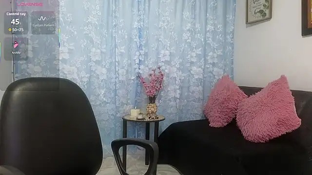Cleohot999 online show from October 2025 05:47:02 PM