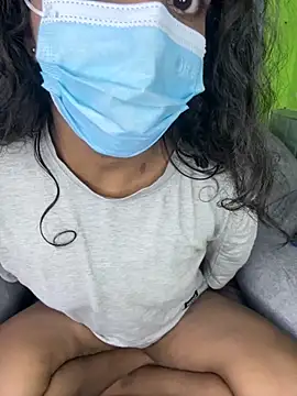 Snapshot of SukiyamaAsia chatting on November 2025 04:41:02 PM SukiyamaAsia online show from November 2025 04:41:02 PM