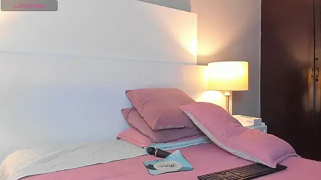 Dylan Katte online show from November 2025 01:17:01 AM