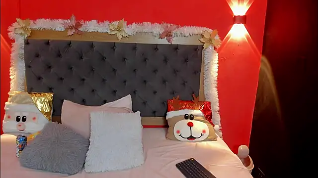 Xiomara Stwart online show from November 2025 05:01:01 PM