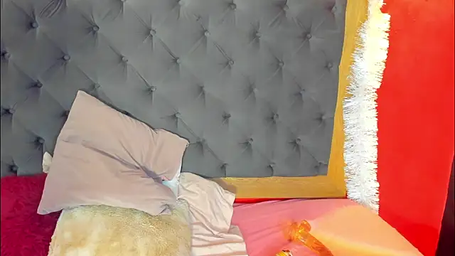 Xiomara Stwart online show from December 2025 08:08:02 PM