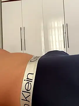 khonglongvong86 online show from October 2025 04:50:01 AM