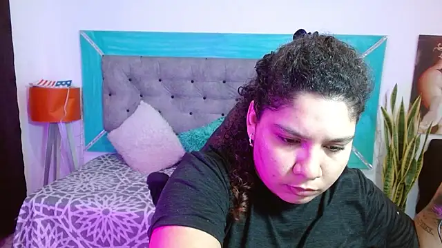 Snapshot of roxx_iie chatting on November 2025 11:19:01 PM roxx iie online show from November 2025 11:19:01 PM