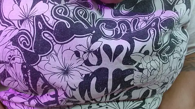 Snapshot of roxx_iie chatting on November 2025 02:21:01 PM roxx iie online show from November 2025 02:21:01 PM