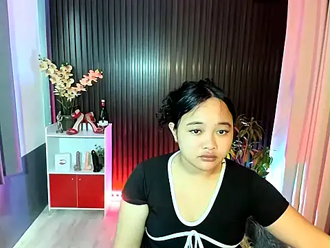 UrFavouriteCravings online show from November 2025 12:16:01 AM