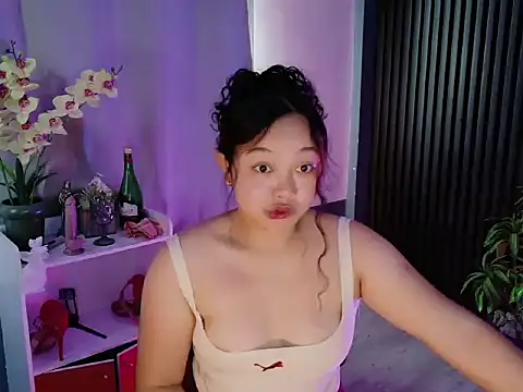 UrFavouriteCravings online show from February 2026 02:20:01 AM