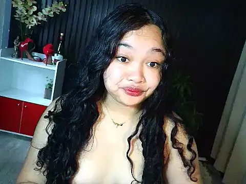 UrFavouriteCravings online show from November 2025 01:28:01 AM