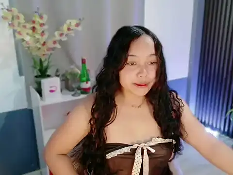 UrFavouriteCravings online show from December 2025 02:01:02 AM