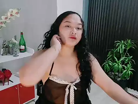 UrFavouriteCravings online show from February 2026 01:03:02 AM