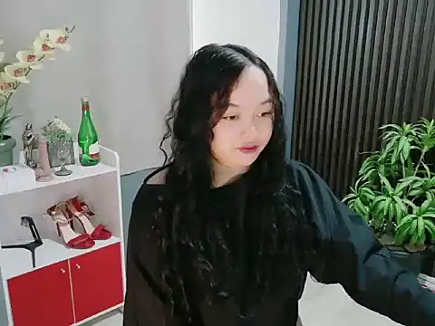 UrFavouriteCravings online show from December 2025 01:41:02 AM