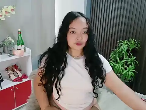 UrFavouriteCravings online show from January 2026 03:21:01 AM