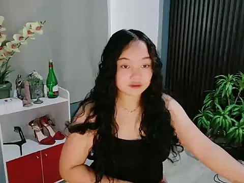 UrFavouriteCravings online show from December 2025 01:42:01 AM