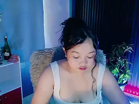 UrFavouriteCravings online show from February 2026 03:19:01 AM