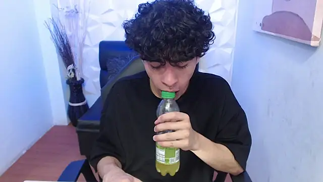 Liil boy online show from October 2025 03:40:02 AM