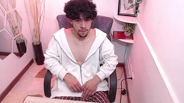 Liil boy online show from November 2025 03:39:02 AM