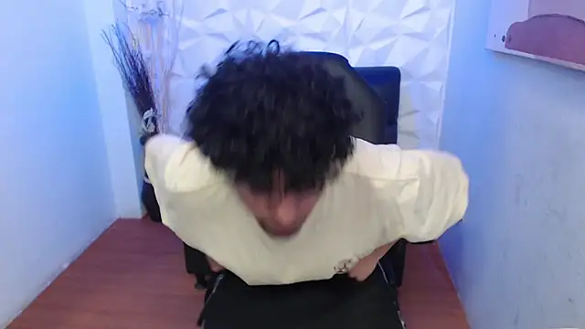 Liil boy online show from October 2025 04:00:02 AM