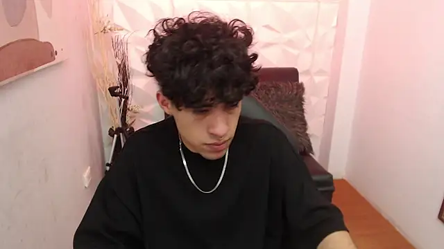 Snapshot of Liil_boy chatting on October 2025 04:02:01 AM Liil boy online show from October 2025 04:02:01 AM