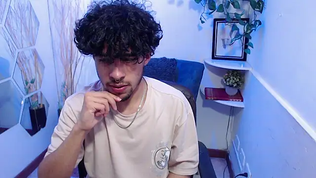 Liil boy online show from November 2025 03:29:01 AM