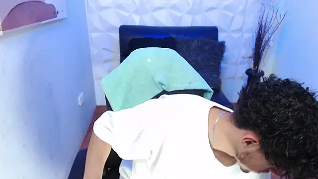 Liil boy online show from November 2025 03:27:02 AM