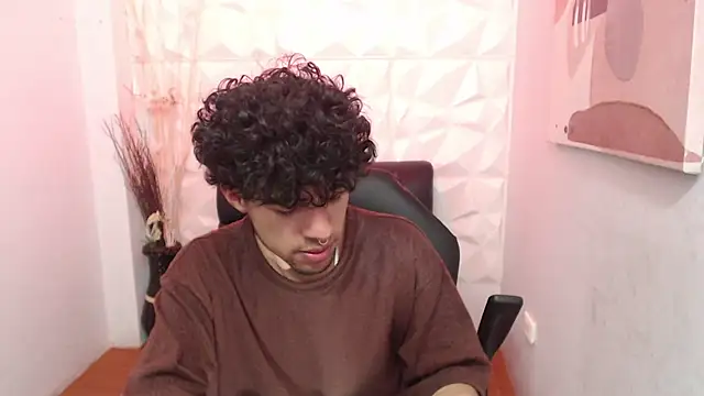 Liil boy online show from October 2025 03:49:02 AM