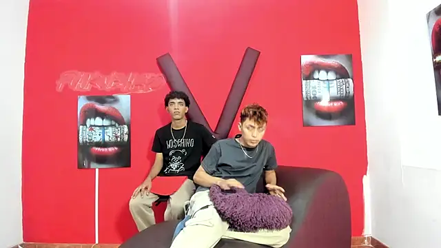 VERY HOT GUYS online show from April 2026 07:17:01 PM