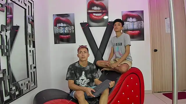 VERY HOT GUYS online show from November 2025 01:22:01 PM