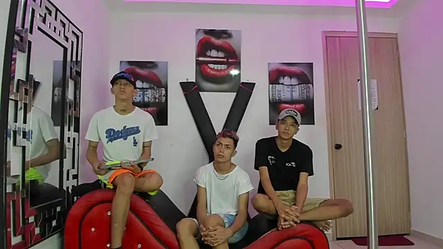 VERY HOT GUYS online show from November 2025 01:22:02 PM