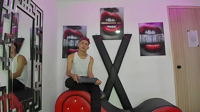 VERY HOT GUYS online show from November 2025 01:09:01 AM