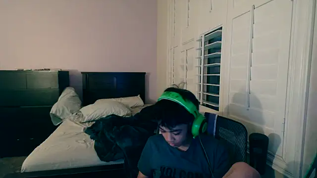 youngasianboy2007 online show from February 2026 01:56:01 AM