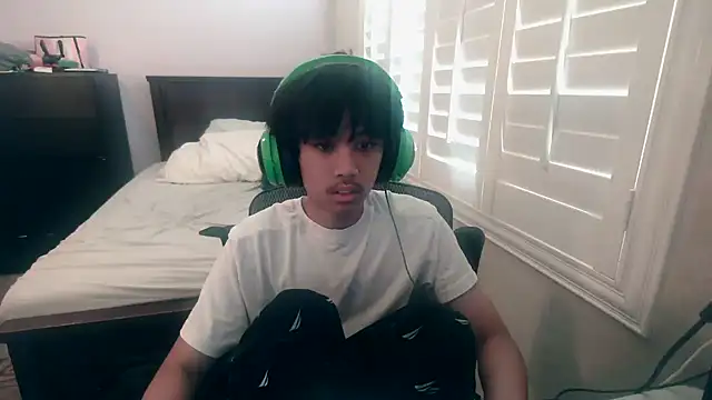 youngasianboy2007 online show from October 2025 04:28:02 PM