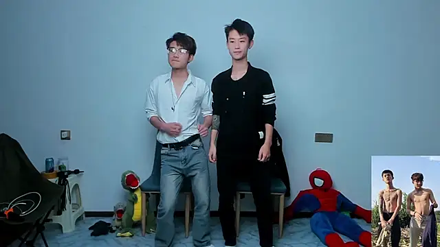 Snapshot of Cate-boy chatting on October 2025 12:41:01 PM Cate-boy online show from October 2025 12:41:01 PM