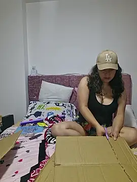 annyaparis online show from January 2026 12:47:02 AM