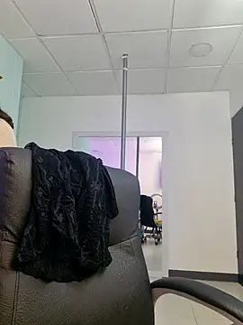 annyaparis online show from October 2025 01:30:02 PM