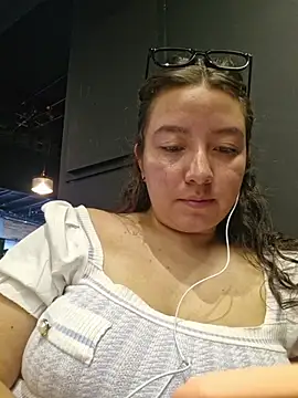 annyaparis online show from February 2026 07:25:02 PM