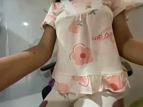 dubyzubygirl online show from April 2026 05:58:01 AM