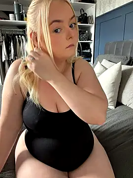 lusciouslylou online show from October 2025 10:25:01 AM